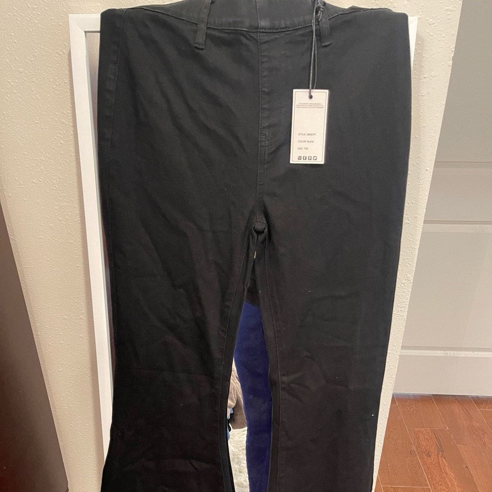 New with Tags “Judy Blue” Black Flare Legs/Bell Bottom Pull On Jeans Size 7/28